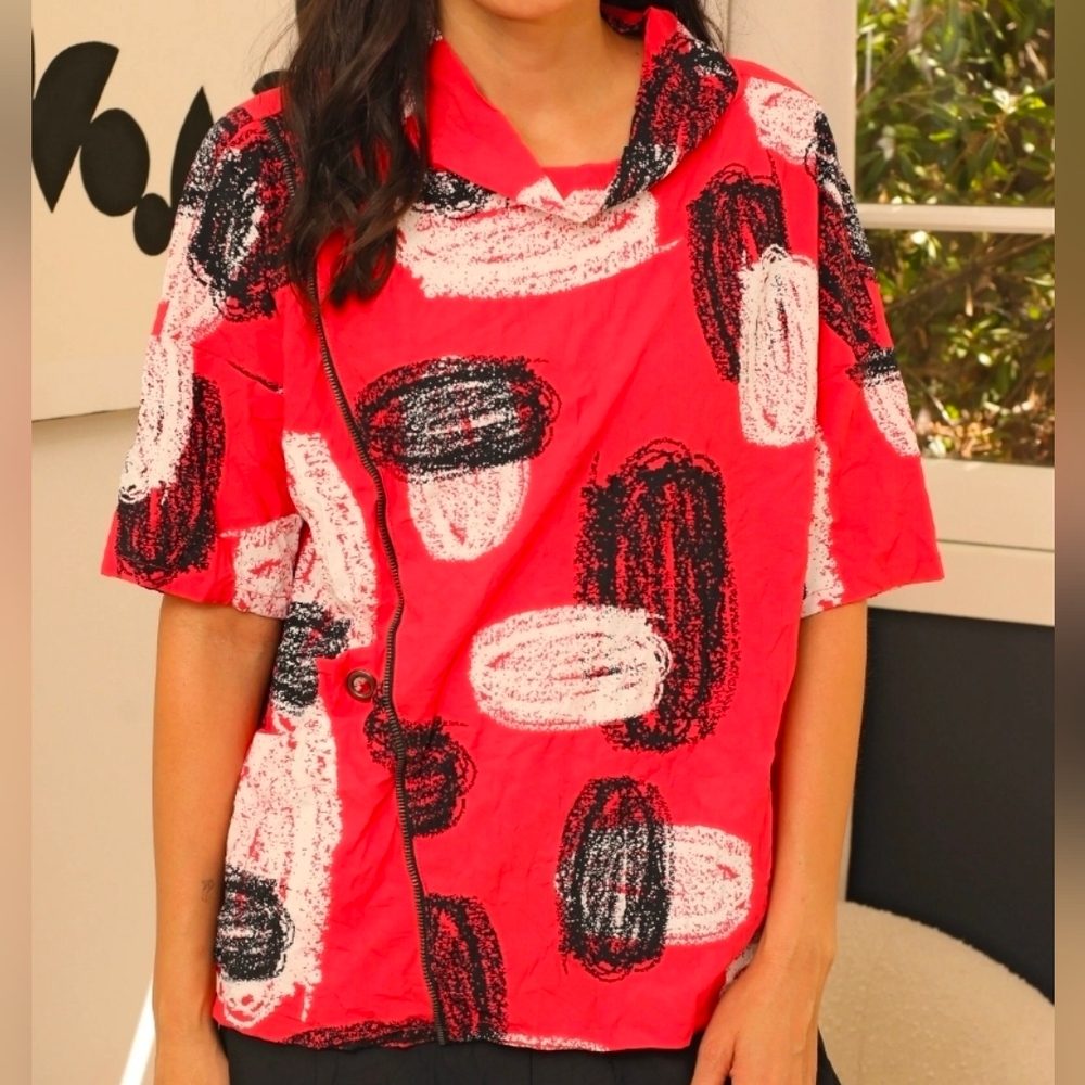 Chalet At Ceci Red and Black Abstract Print Women's Top Size S